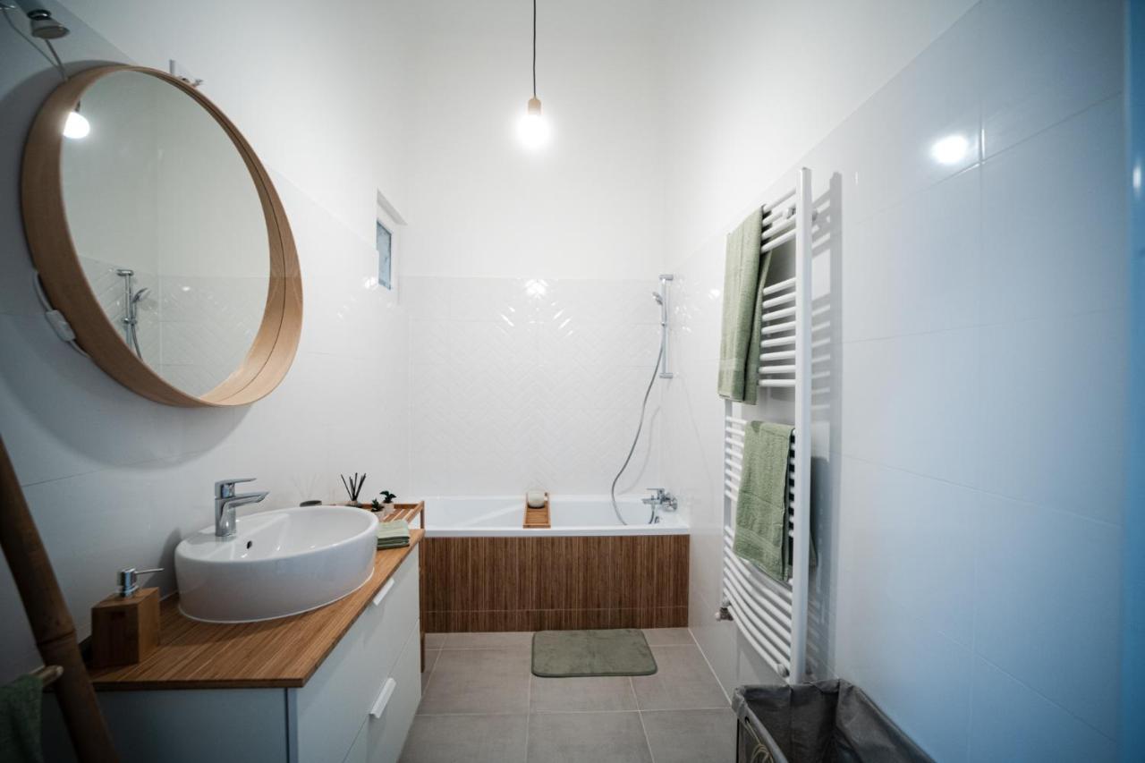 Volenter Lux Apartment Uno バヤ エクステリア 写真